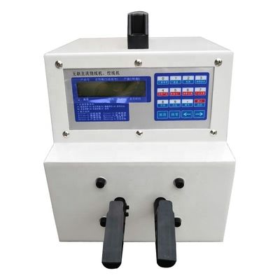 Máquina de torção de cabos para um diâmetro máximo de enrolamento de 1,2 mm e 0,5-9999,9 voltas/círculos