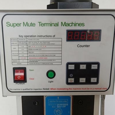58KG Semi-automático Terminal de descolamento de fios Crimping Machine Faixa de fio 0,5-2,5mm2