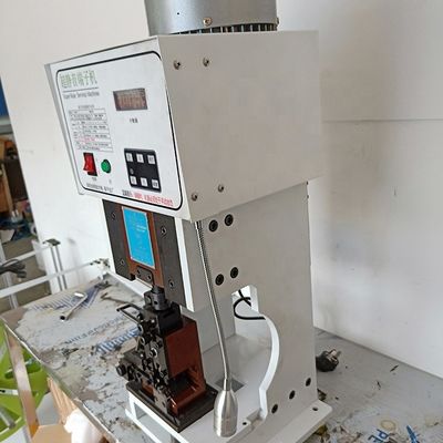 Máquina ultra-silenciosa de 2 toneladas de extrusão de fios fabricada na faixa de 0,1-4,5 mm2 AWG11-AWG32