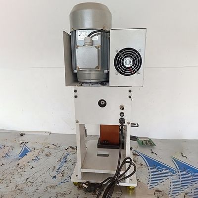 Máquina ultra-silenciosa de 2 toneladas de extrusão de fios fabricada na faixa de 0,1-4,5 mm2 AWG11-AWG32